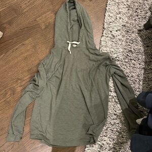 Small, marine layer, thin cotton olive green hoodie!